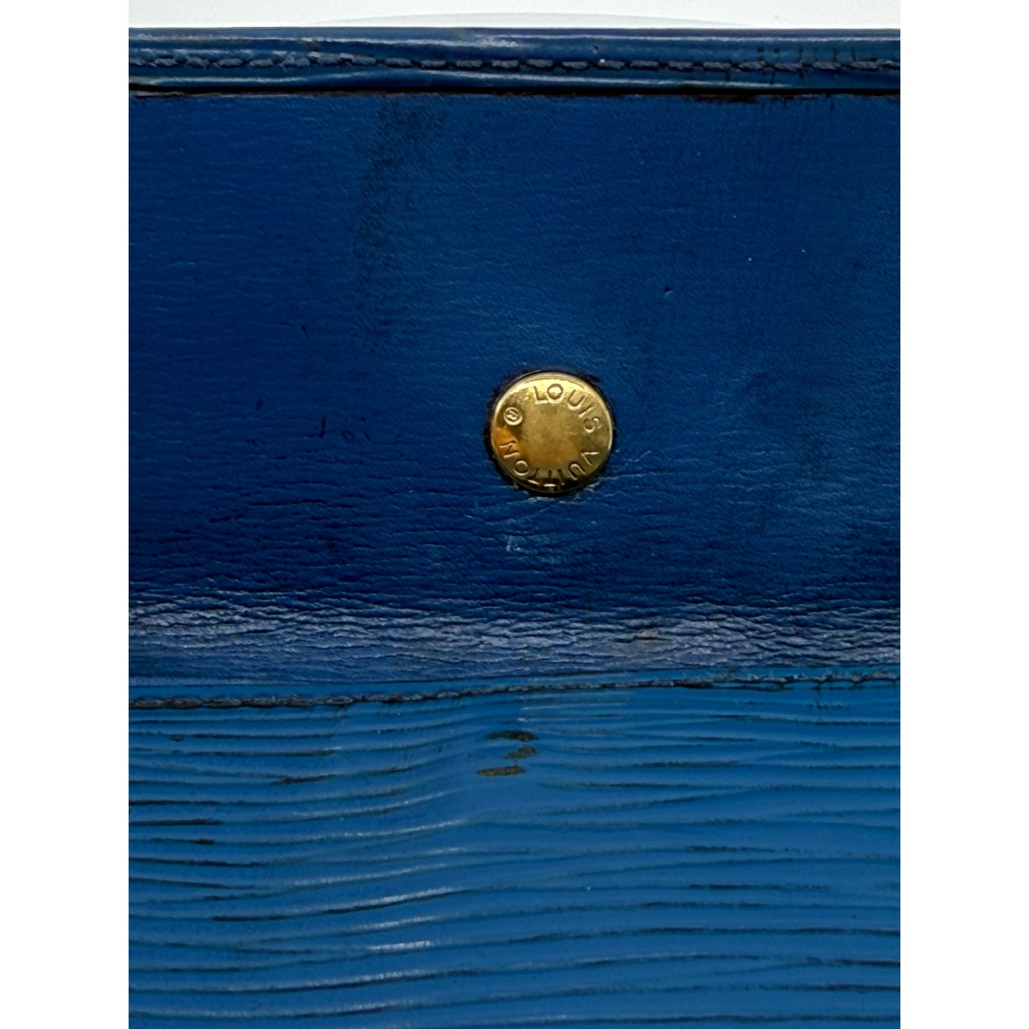 Authentic Louis Vuitton Blue Epi Leather 4-Key Holder - Classic & Functional!